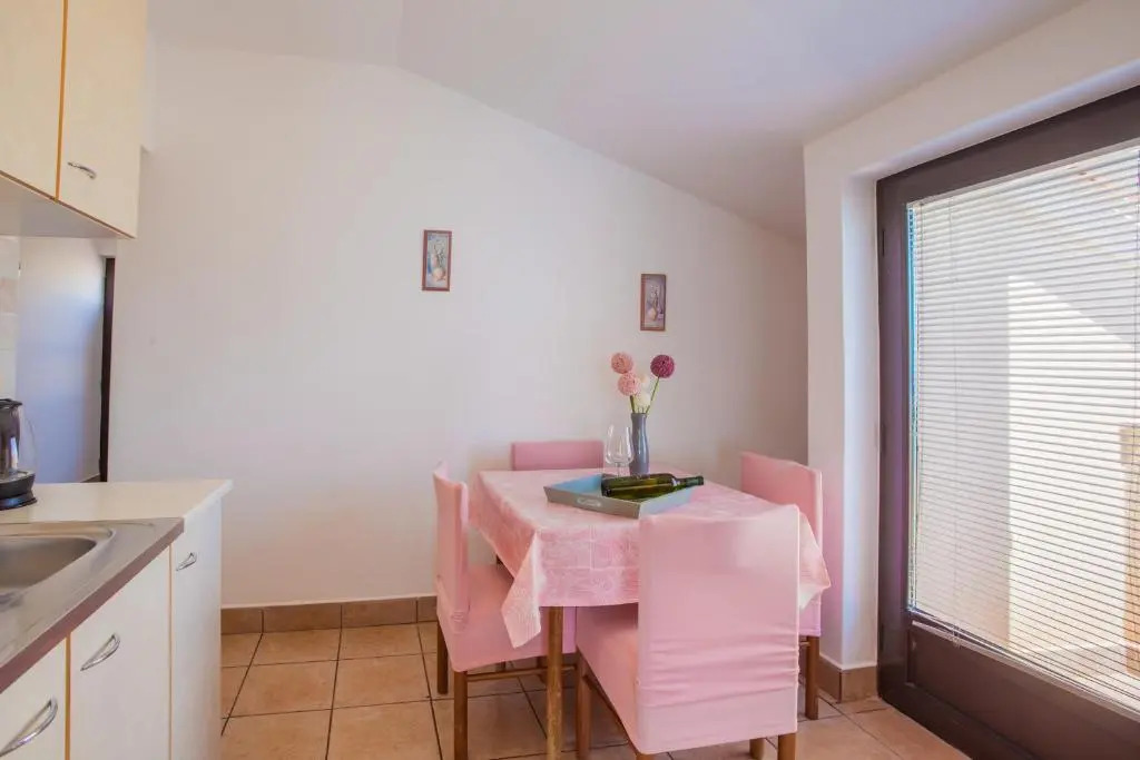 Apartmani Komešić