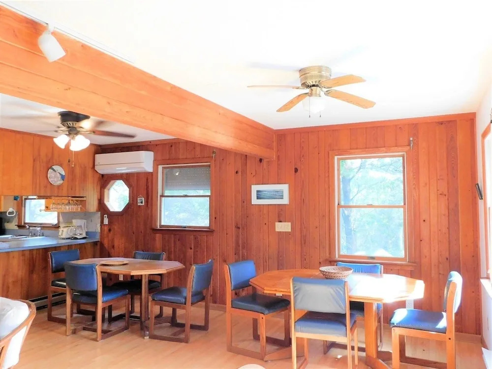 Neaptide 3 Bedrooms 2 Bathrooms Cabin
