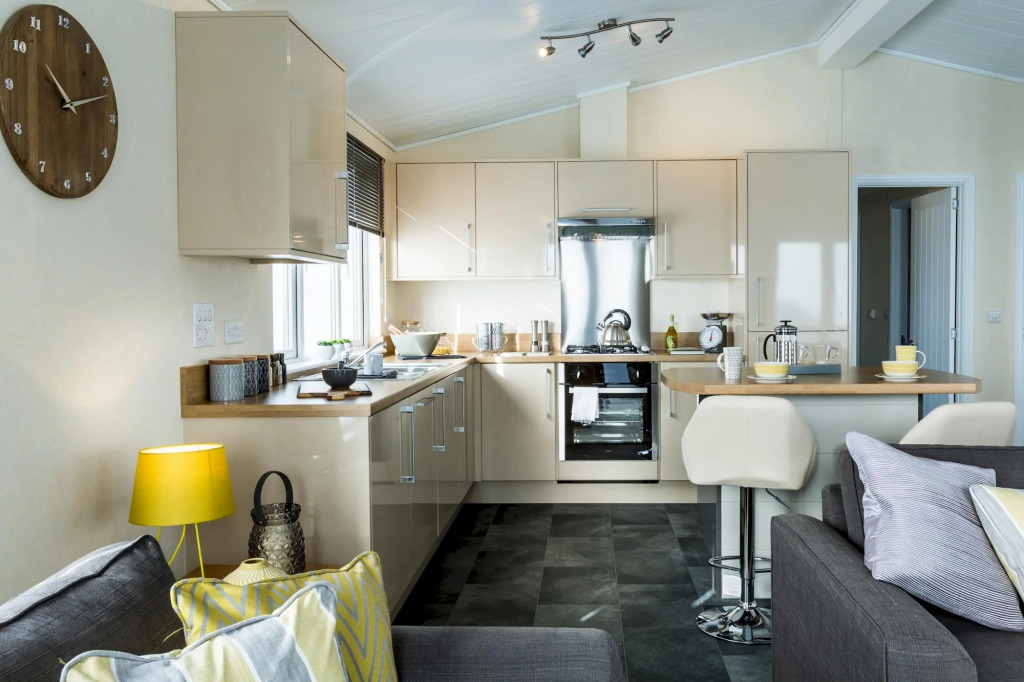 Three Bedroom Lodge 11
