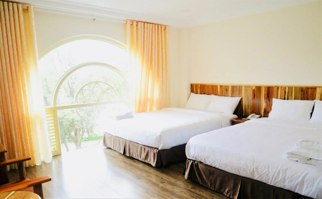 Lakeview Hotel