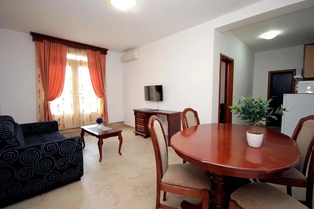 Apartmani More