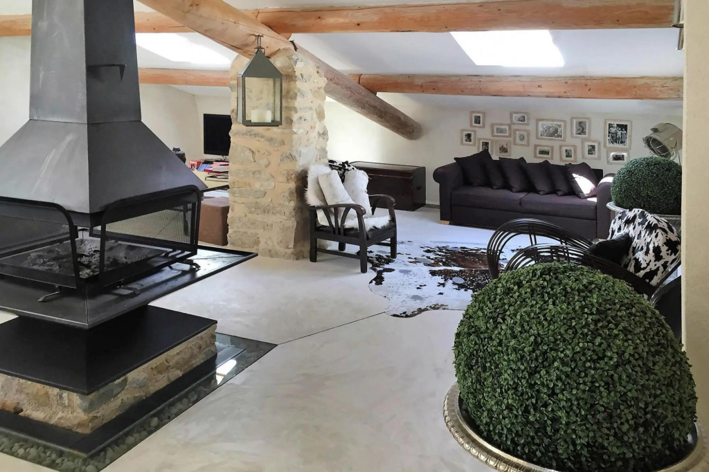 Charming Stone Cottage, Savoillans