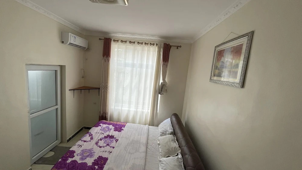 Lao Tangren Restaurant & Guesthouse