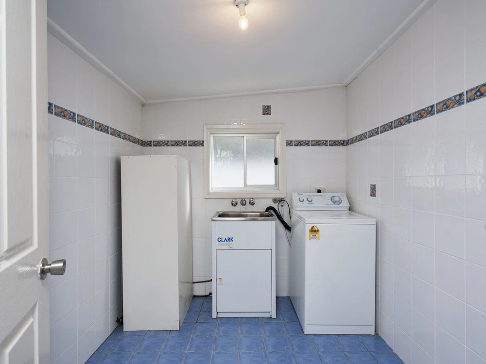 Victoria Parade, 25, Stillwater