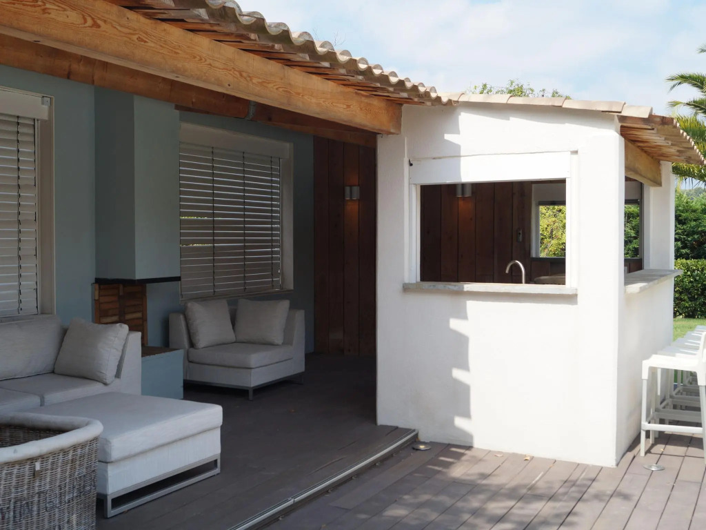Stylish villa near Mougins with large, private pool and lovely outdoor kitchen