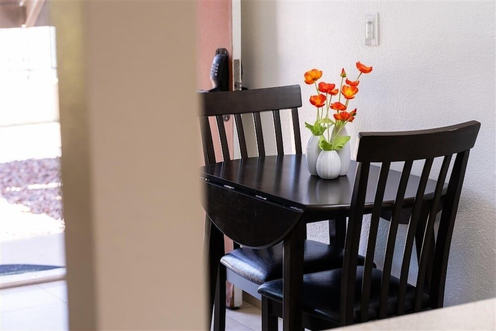 101 -Fully Furnished 1BR Suite-Prime Location! by RedAwning