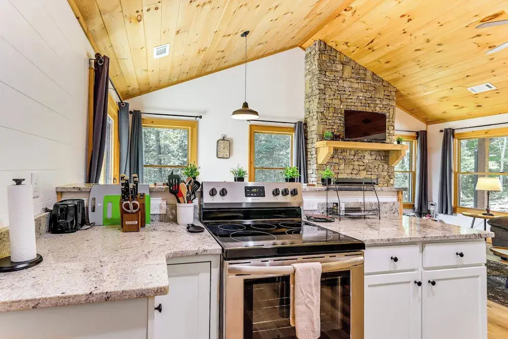 Mccaysville Cabin: Fire Pit, BBQ + More!