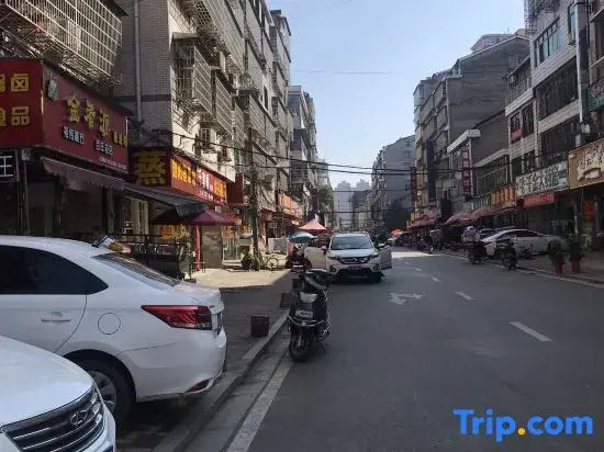 Yiyang Fenglin Evening  Hotel