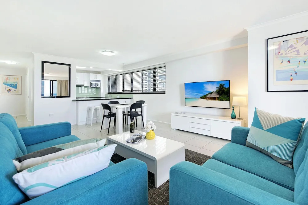 South Pacific Dream, Central Broadbeach