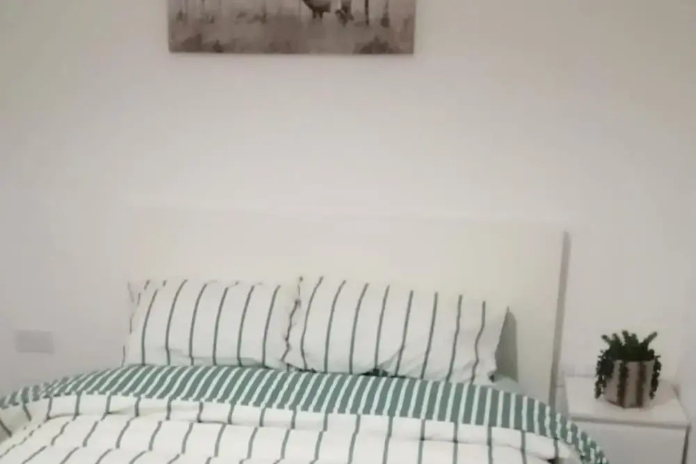 1 Bed Apartment Sleeps 2 - Parking & Wifi