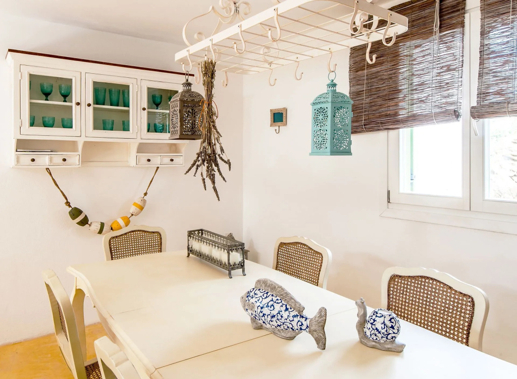 K for Kythnos Sun & Ocean House