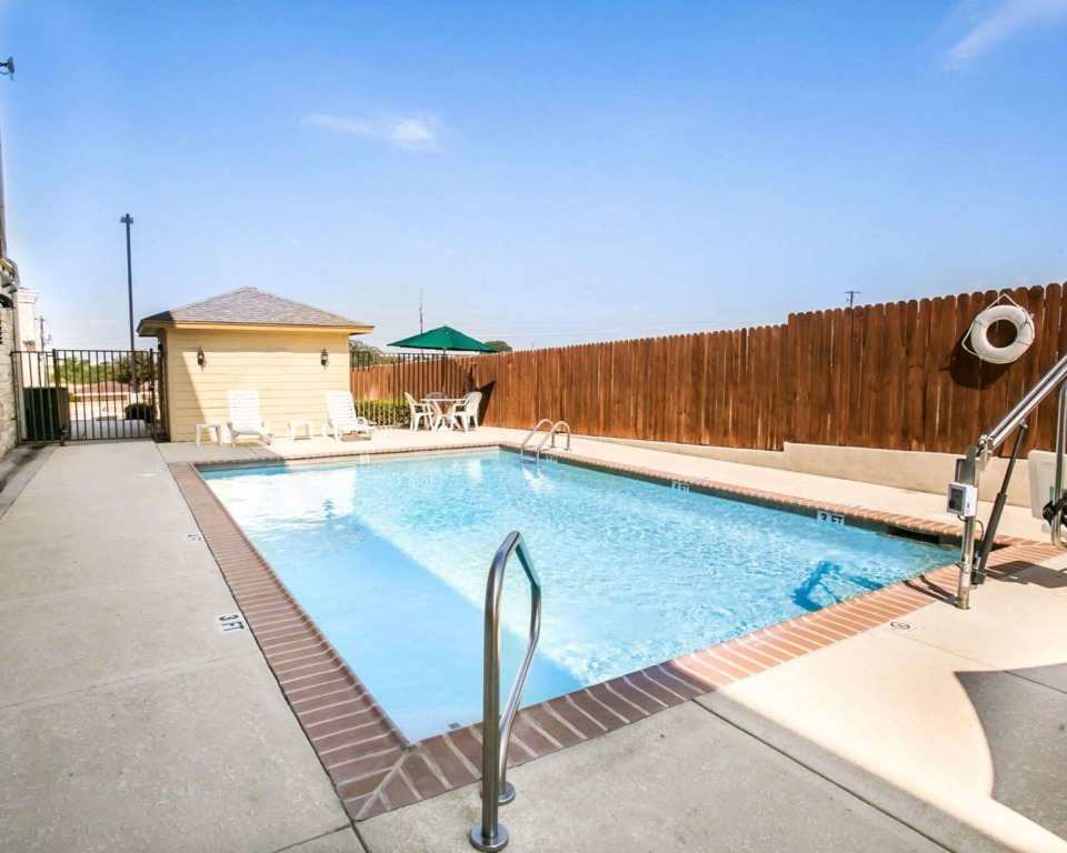 Sleep Inn & Suites Gonzales near Palmetto State Park