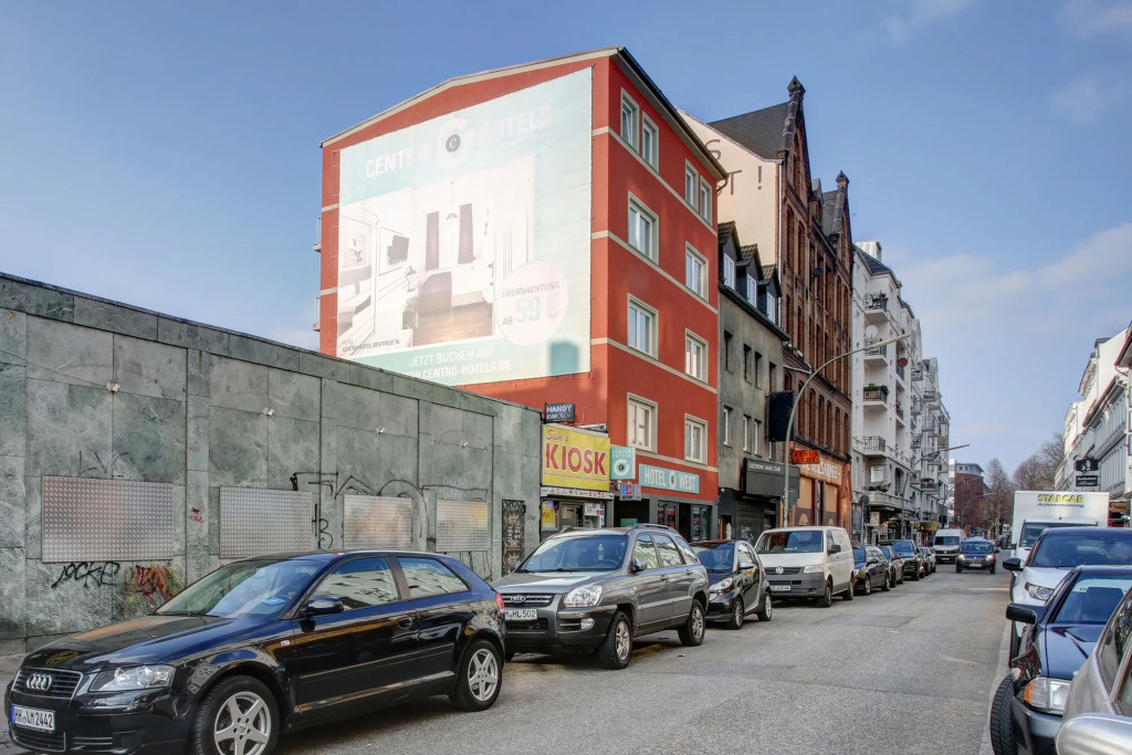 Hotel West