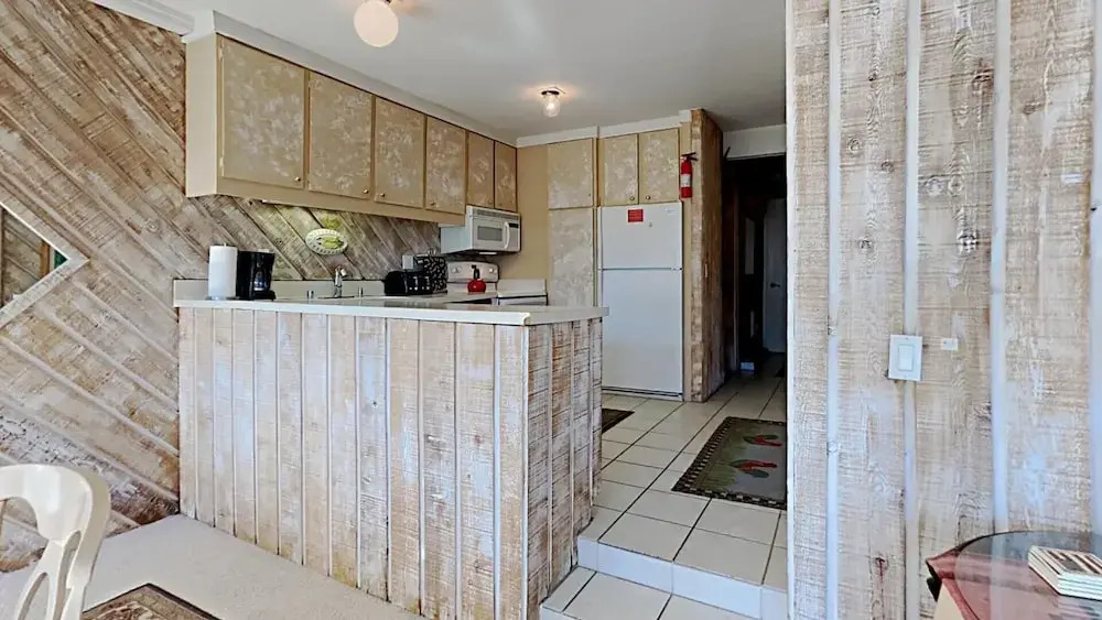Remodeled 2 Bedroom Condo with Easy Access to Mountain Biking, Swimming, Hiking, Hot Tubs! by RedAwning