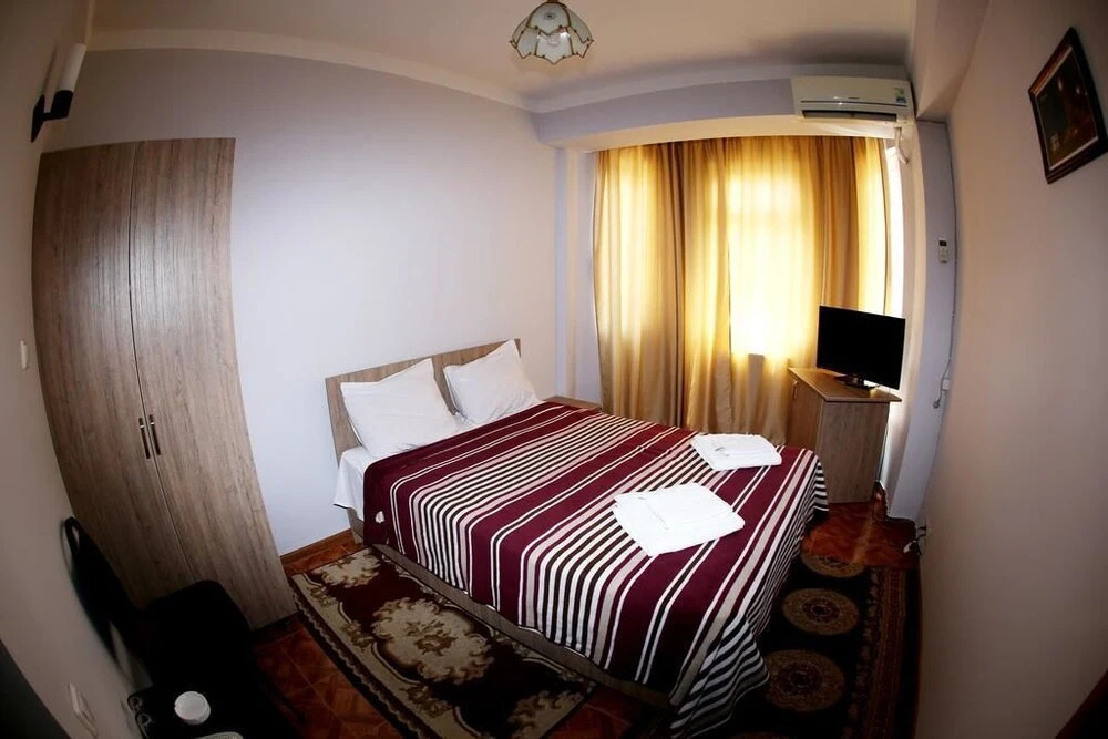 G-Bakuri Hotel