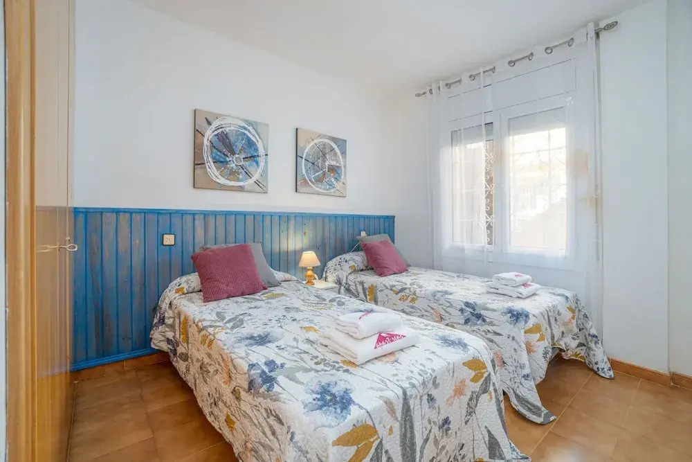 Modern 1-bedroom Apartment With Terrace