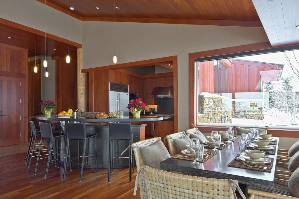 Aman Springs - Four Bedroom Home