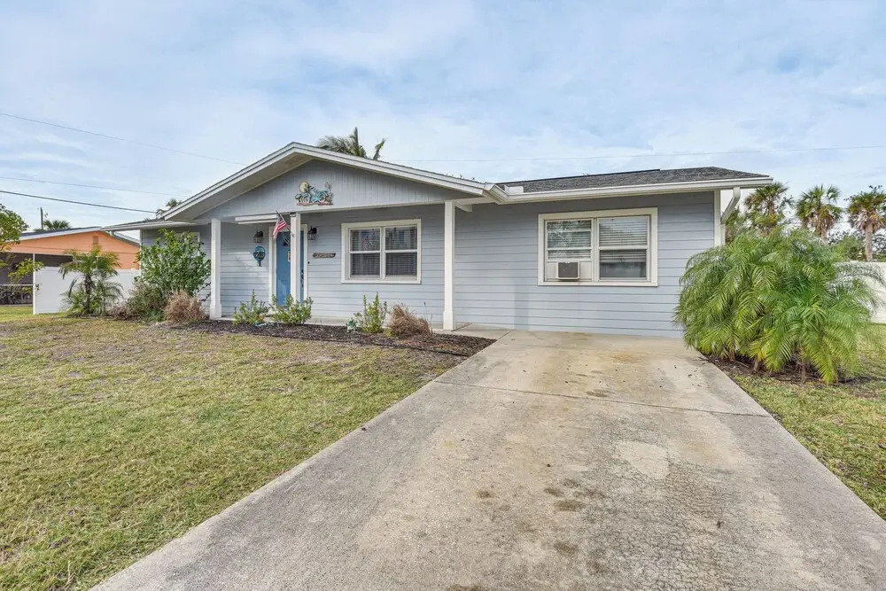 1 Mi to Anna Maria Island: Pet-friendly Retreat