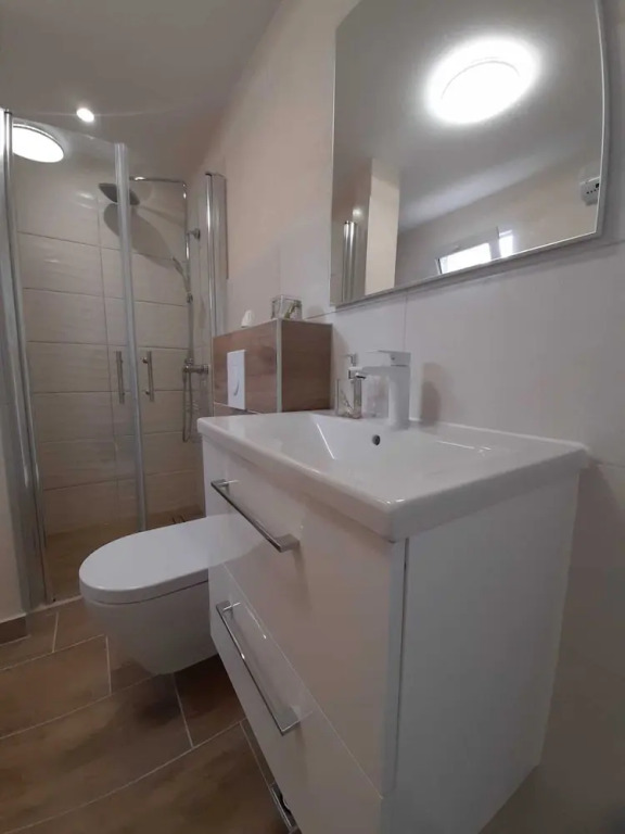 Rooms & Apartment Lasta