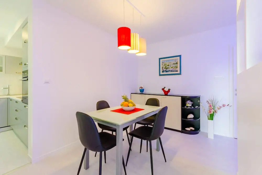 Studio Luce Mala
