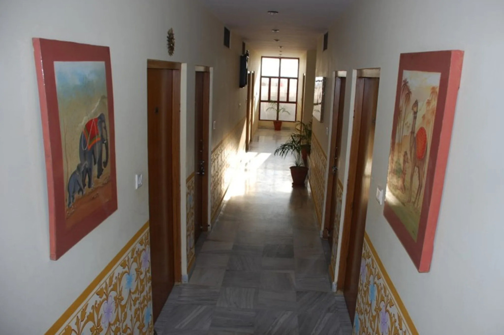 Hotel Teerth Palace