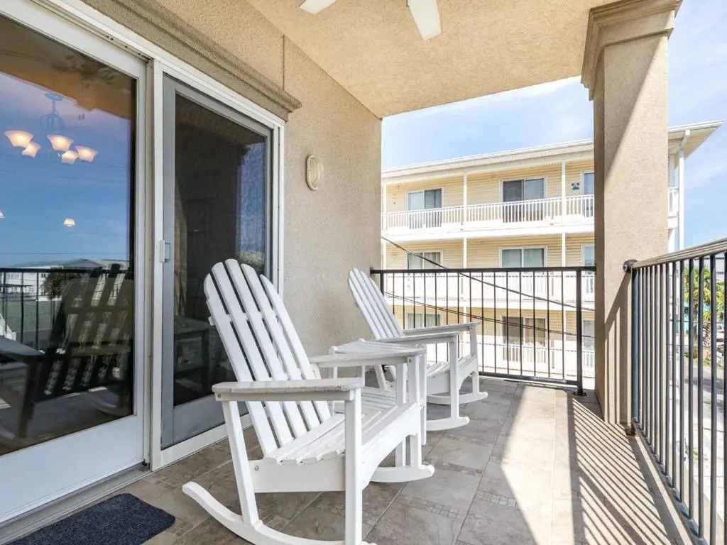 Silver Seas 203 by Tybee Vacation Rentals