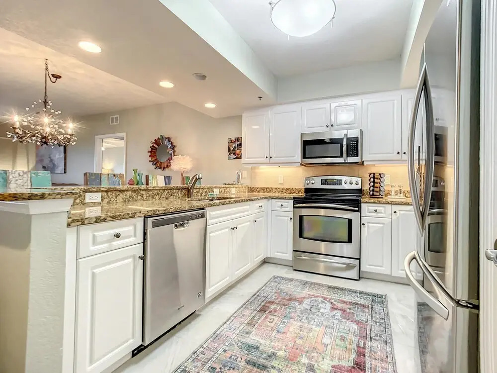 Oceanwalk Jr Penthouse Close to Pool Beach Access Ow14 604