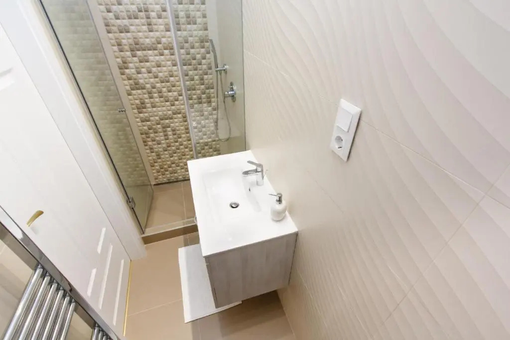 Jenny luxury two bedrooms apartment.
