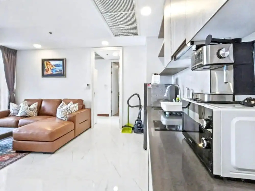 Luxury Large One Bedroom Seaview Serviced Apartment at Wongamat, Pattaya