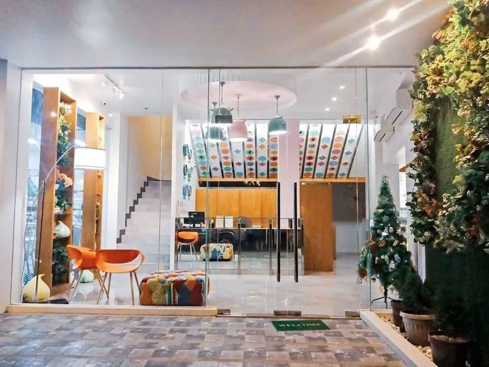 UrbanView at Lacson Street Bacolod City by RedDoorz