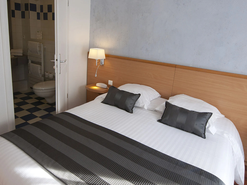 Hôtel le Grillon