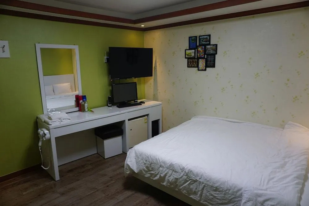 Grim Hotel