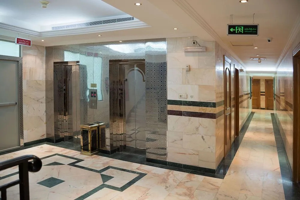 Safari Hotel Suites