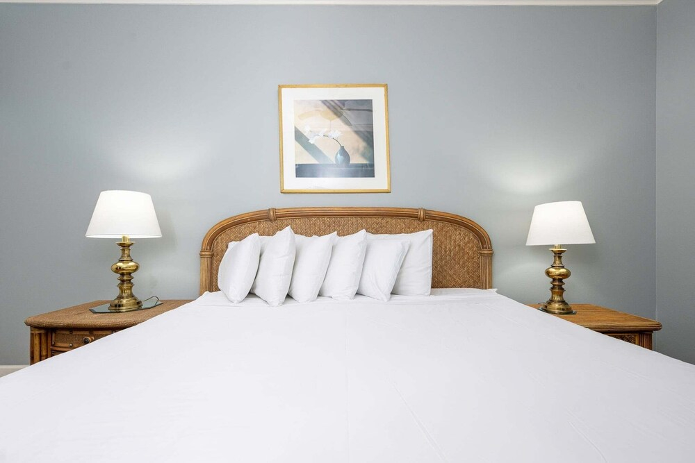 The Oasis 1503 Formerly Phoenix West Ii 1503 3 Bedroom Condo