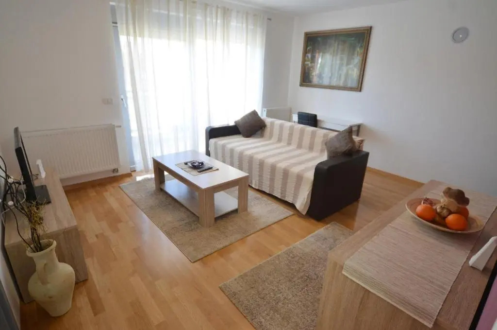 Apartment Dina 52