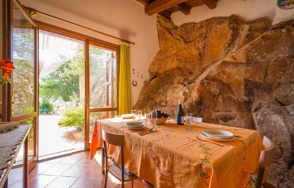 Beautiful Home in Calatafimi With 3 Bedrooms and Wifi