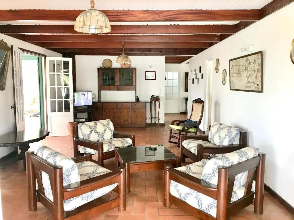 Maison familiale avec piscine privée à Saint-François