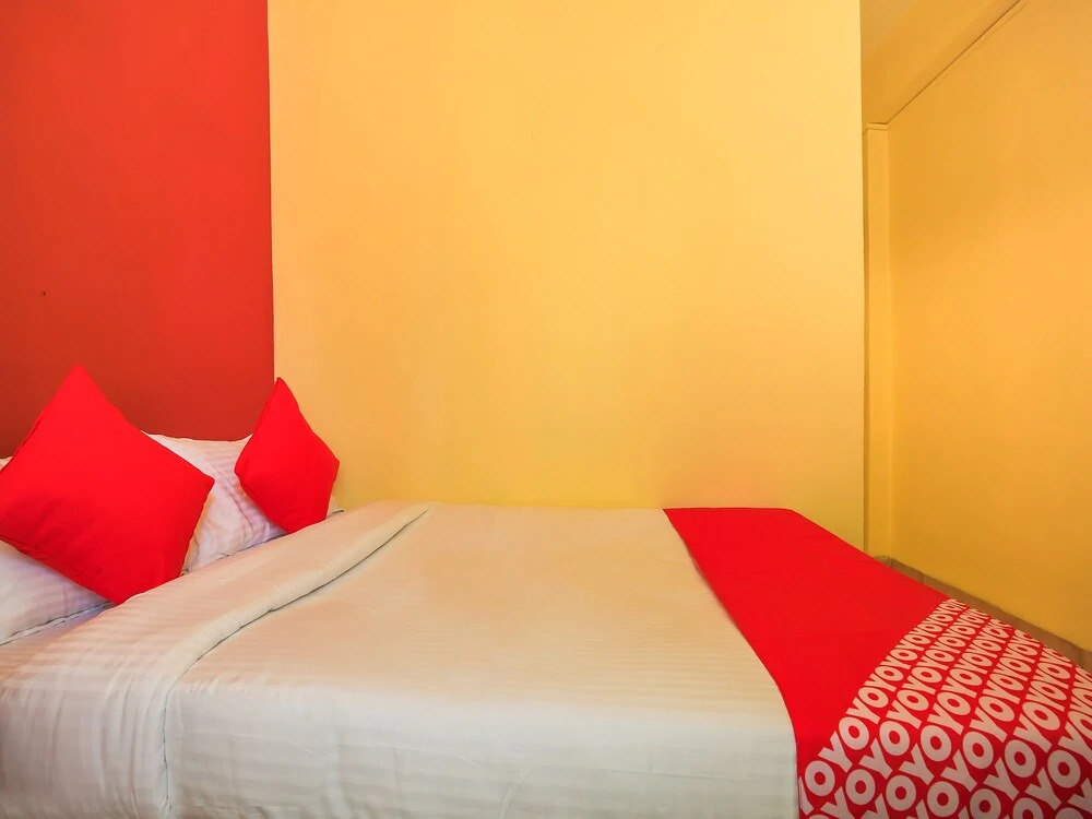 OYO 18855 Hotel Pete's Hideaway