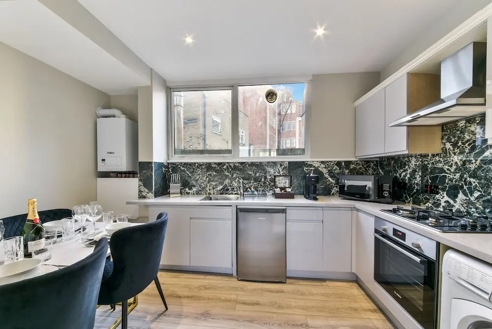 Avari Apartments - Hatton Collection