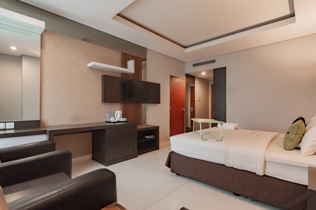 Urbanview Hotel Newton Riau Bandung by RedDoorz