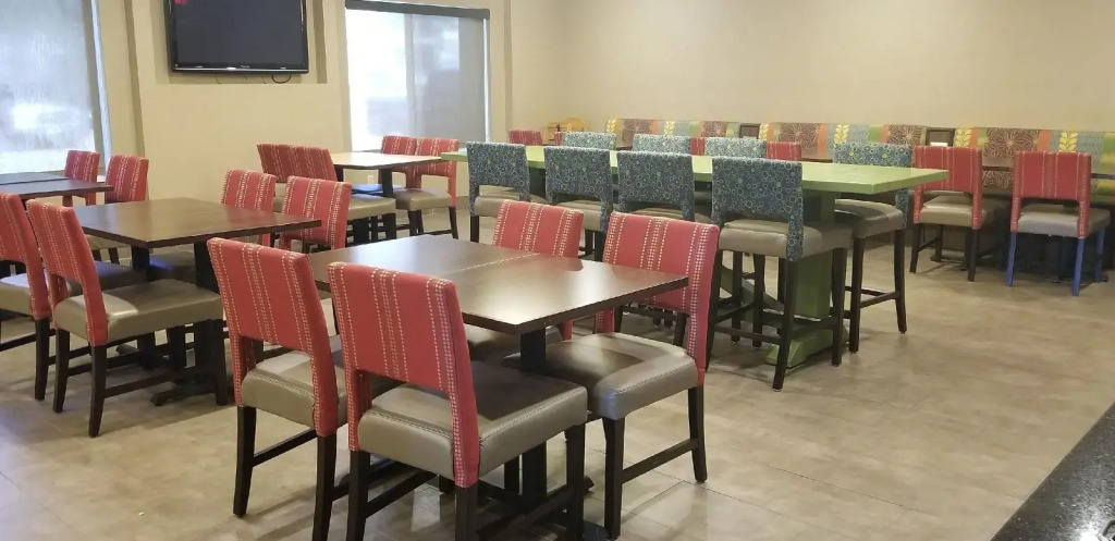 Comfort Inn & Suites North Dallas-Addison