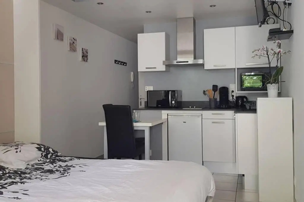 Charmant studio 2* rdc+ terrasse & parking privé