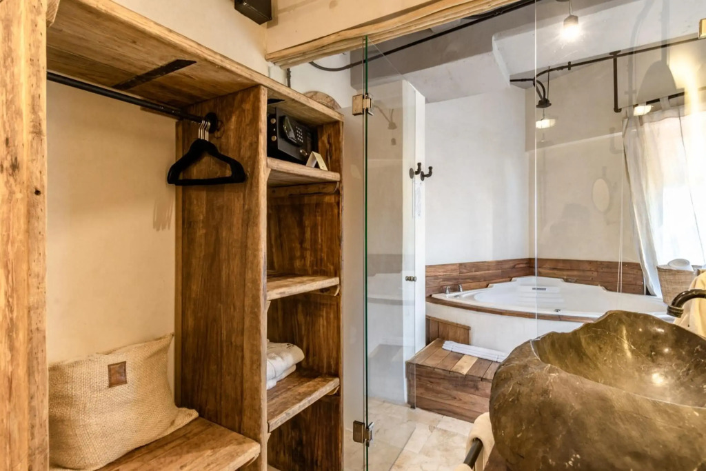 Caribbean Paradise Hotel & Spa - 5th Avenue