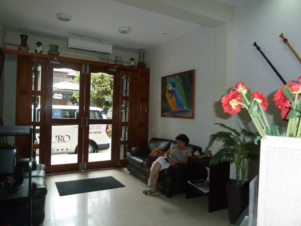 Hostal Huayruro