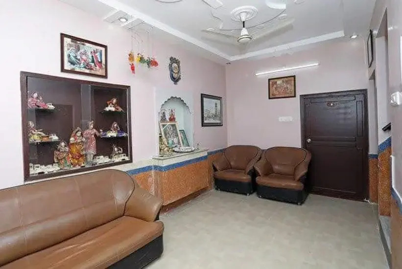 OYO 9852 Leela Villas Guest House