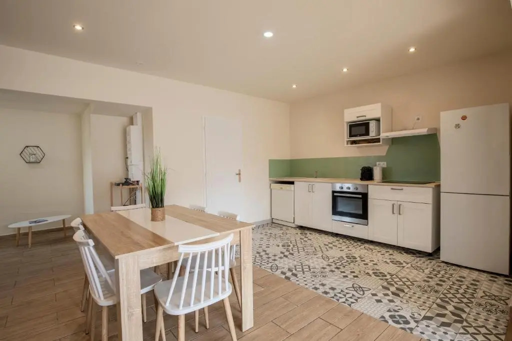 Villa de 200 m2 avec piscine proche du centre-ville