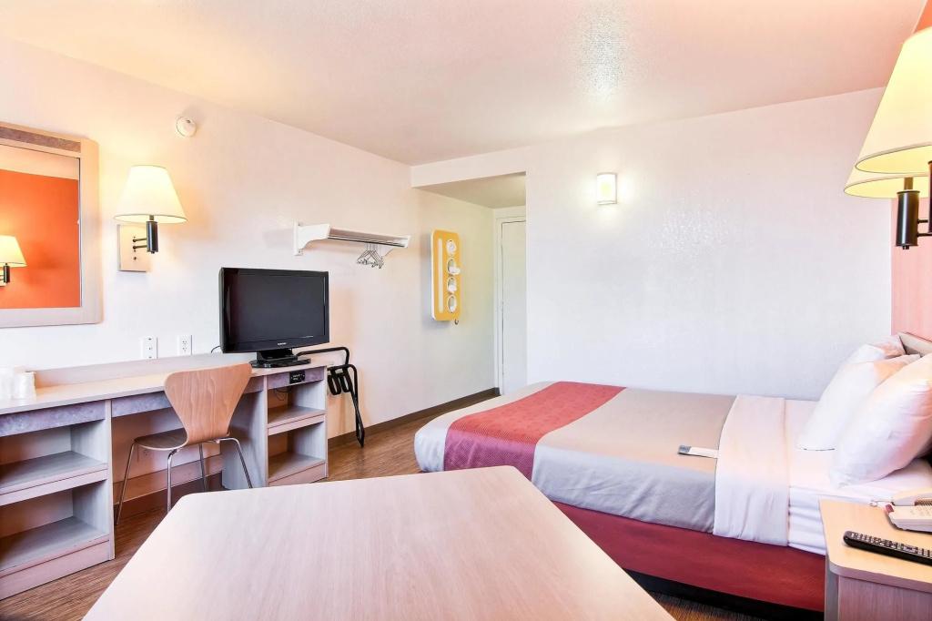 Motel 6-Fargo, ND - West Acres - North Fargo