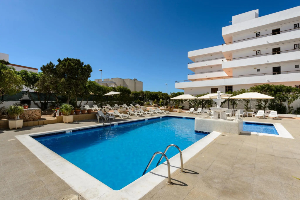 Apartamentos San Antonio Beach
