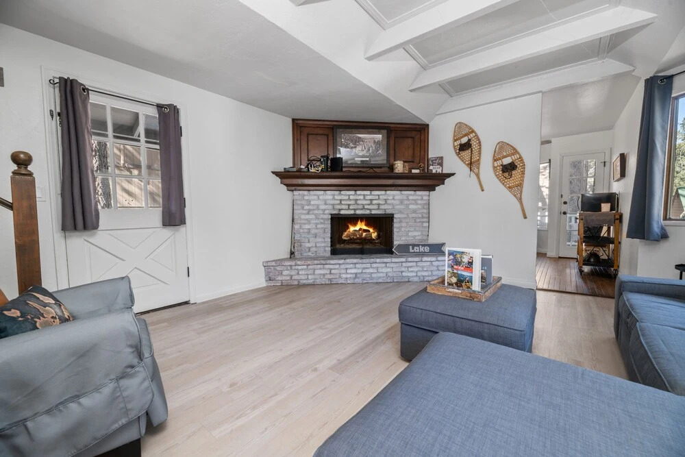 Bluebeary Mountain Cabin - Modern Mountain Home With Blazing Fast Wifi, Close To Everything! 2 Bedroom Cabin