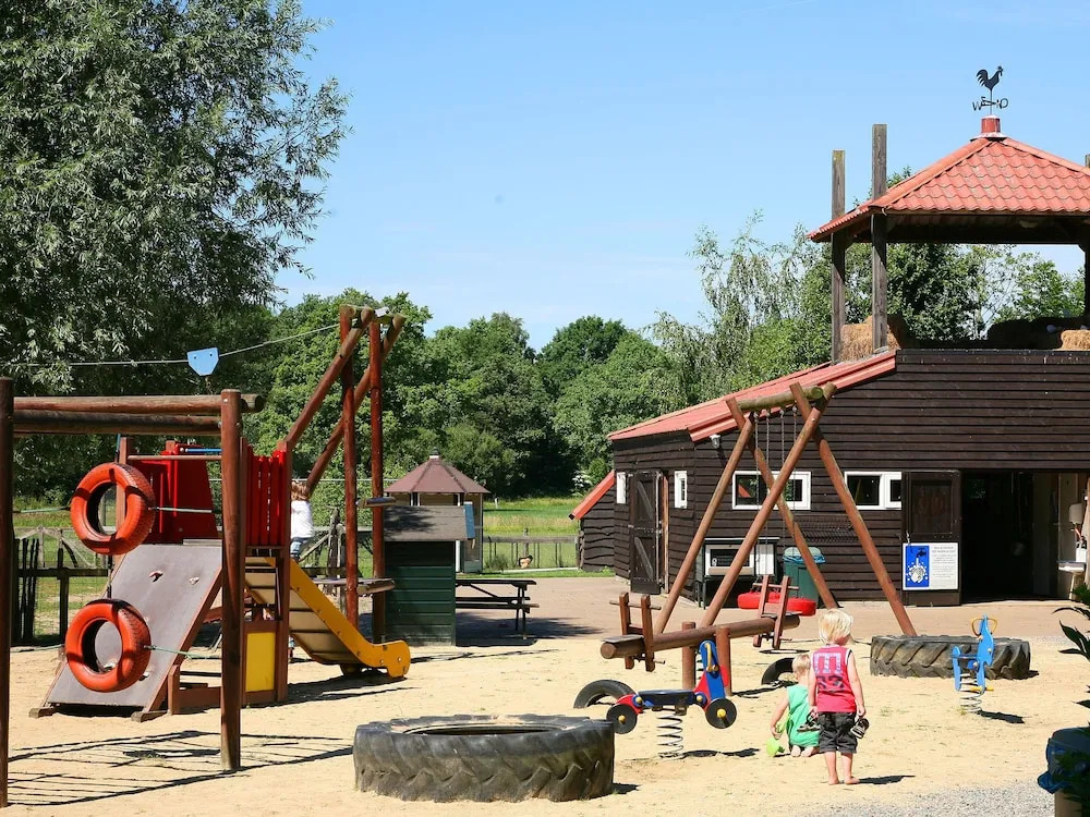 Semi-detached Holiday Home With Petting Zoo, Mini Golf and Playground in Enter
